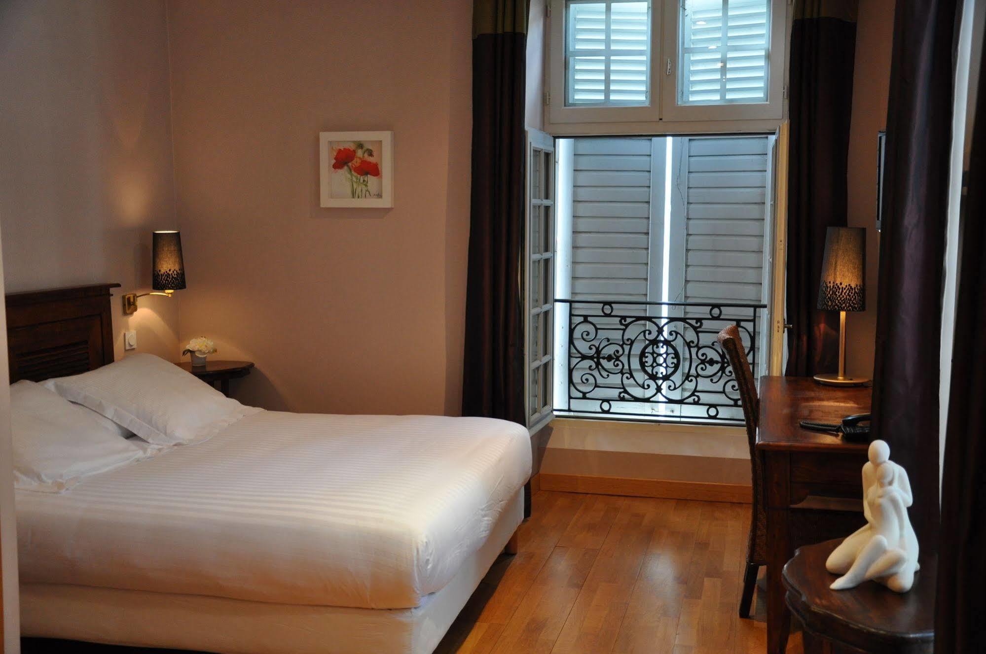 The Originals City, Hotel La Reine Jeanne, أورثيز المظهر الخارجي الصورة