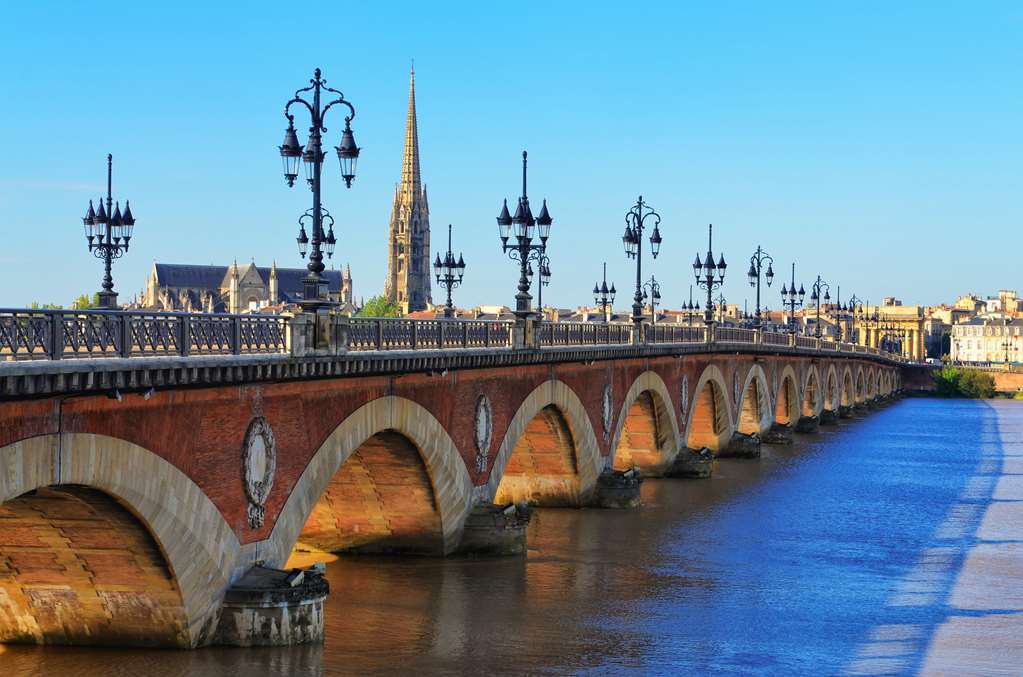 The Originals City, Hotel La Reine Jeanne, أورثيز المظهر الخارجي الصورة